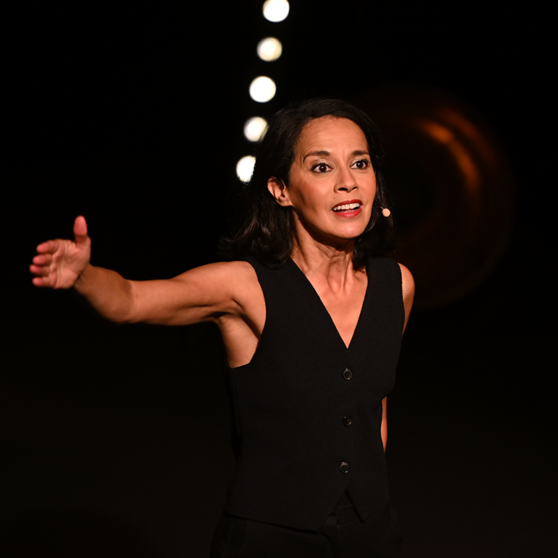 Le Pouliguen - Humour - Sophia Aram - © Benoît Cambillard Le Pouliguen - Humour - Sophia Aram