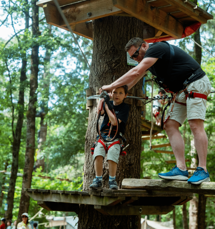 Vallée des Korrigans - accrobranche - © La Vallée des Korrigans Vallée des Korrigans - accrobranche